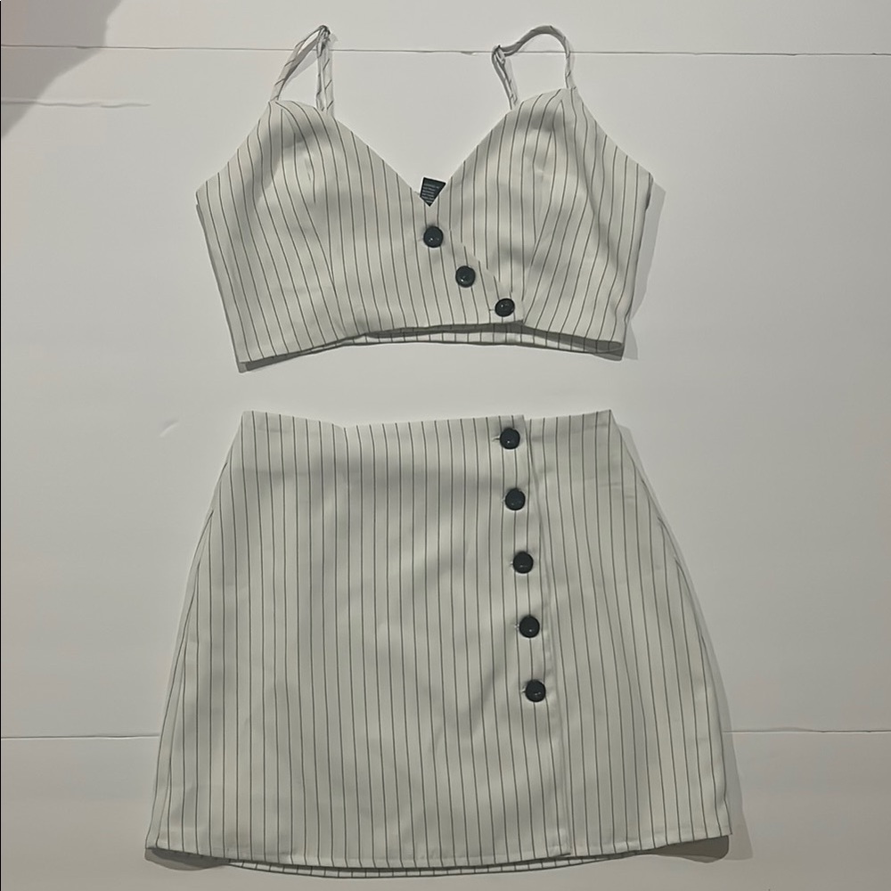 Forever 21 Women’s White and Black Striped Mini Pencil Skirt Set
